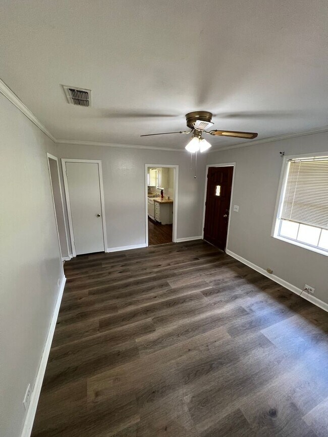 Photo - 1121 Kimberly Dr