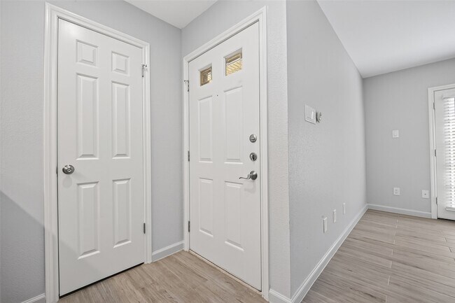 Photo - 1311 Antoine Dr Unit 195