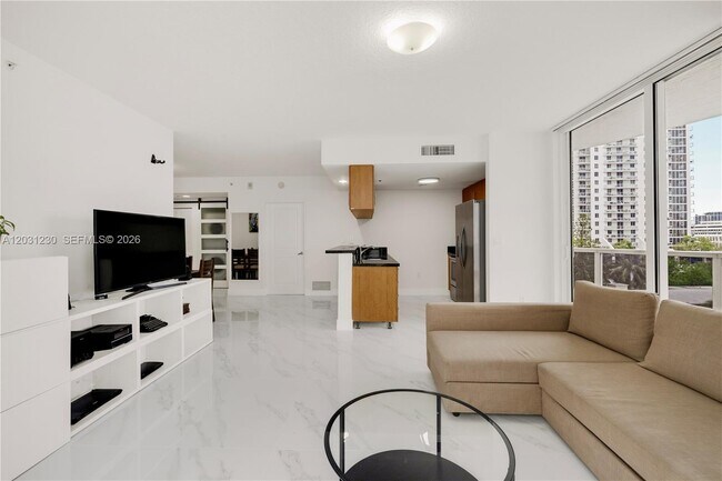 Photo - 601 NE 23rd St Unit 706