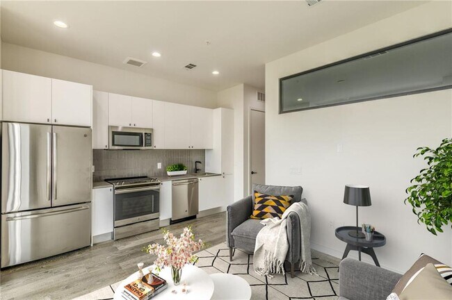 Photo - 800 Embassy Dr Unit 407