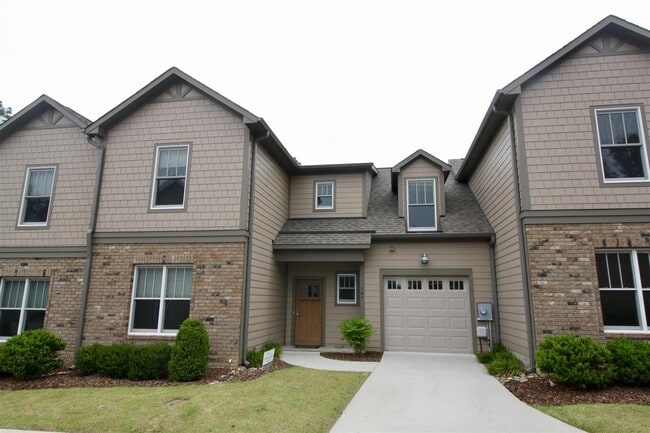 Building Photo - 147 Pinebranch Ct