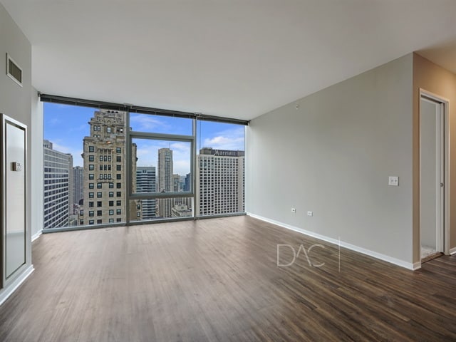 Building Photo - 330 E Illinois St Unit 1107