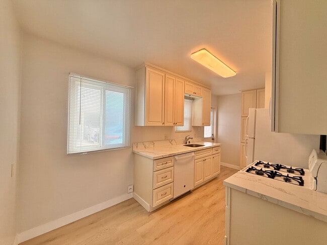 Photo - 3751-3755 Jewell St Unit 3753