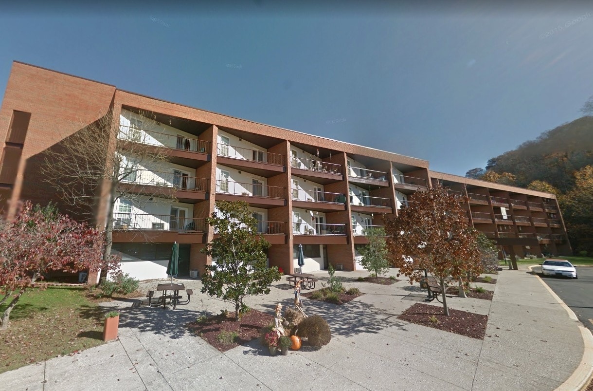 Highland Terrace - Highland Terrace Apartments