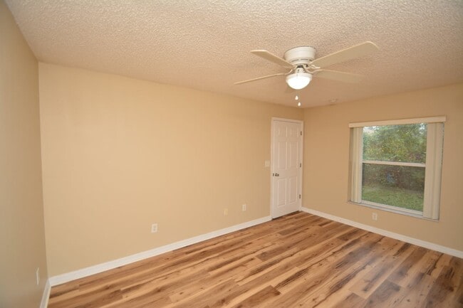 Photo - 44 Pine Hurst Ln
