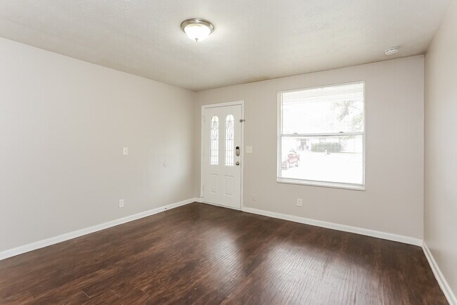 Photo - 8319 Gullege Dr