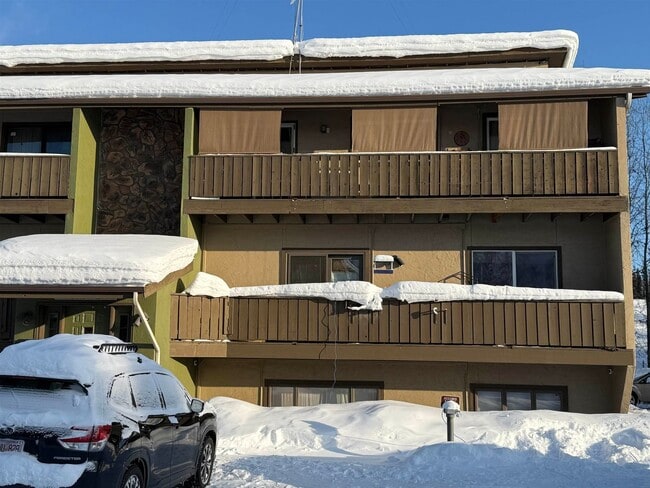 Building Photo - Century 21 Gold Rush - 2 Bed / 1 Bath Condo – West Fairbanks Unit 4