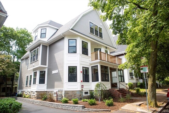 Building Photo - 53 Quint Ave Unit 3