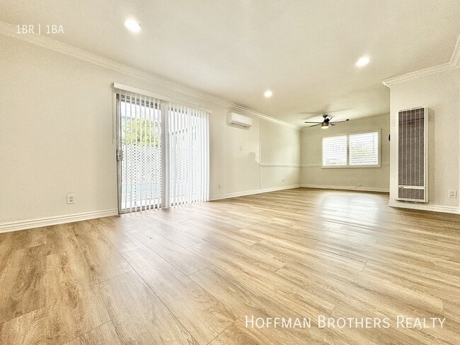 Photo - 11922 Burbank Blvd Unidad 18