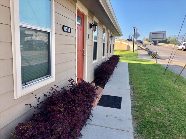 Photo - 507 Houston St Unit 8