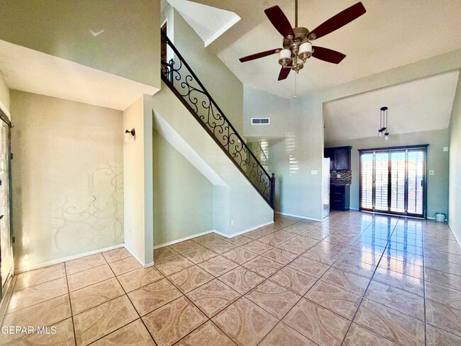 Photo - 9150 Bur Oak Cir