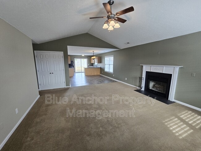 Photo - 333 Rose Bud Ln