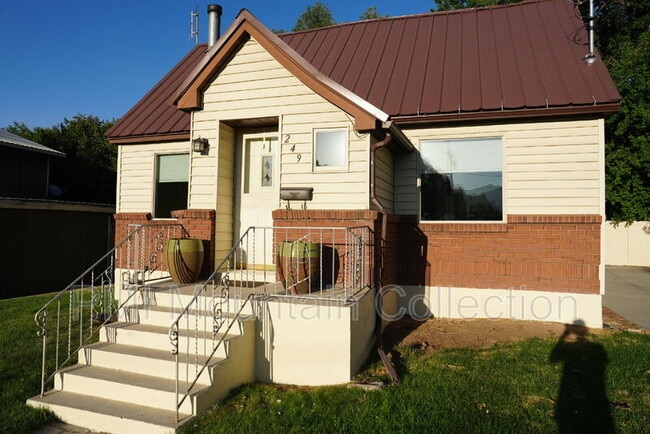 Building Photo - 249 S 400 E Rental