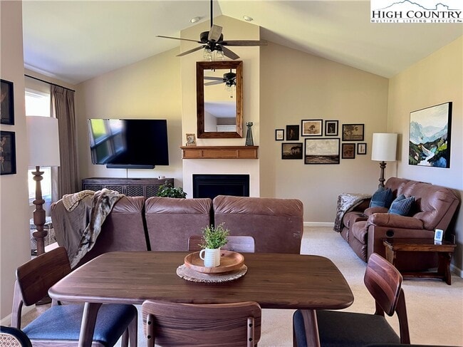 Photo - 419 E Landing Dr