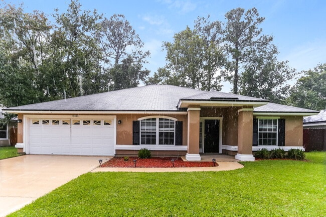 Building Photo - 14090 Crestwick Dr W