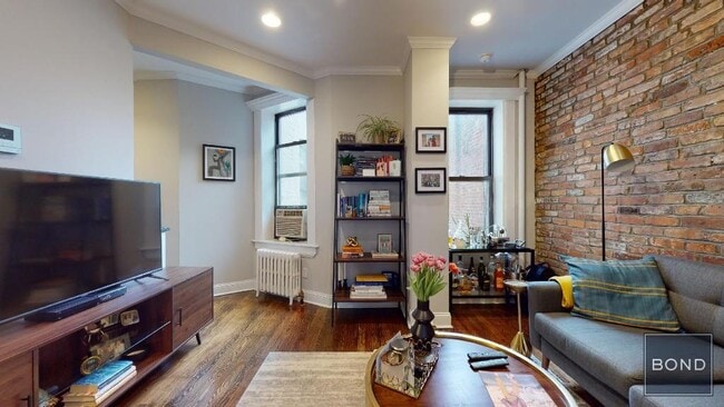 Building Photo - 432 E 13th St Unit 20 Rental