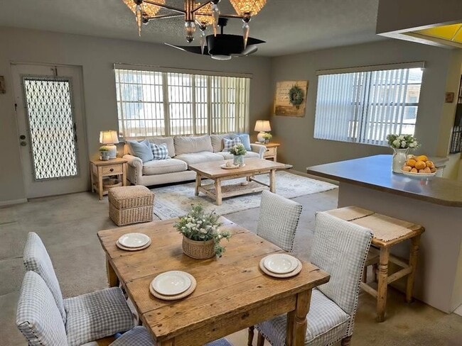 Photo - 452 Durham O