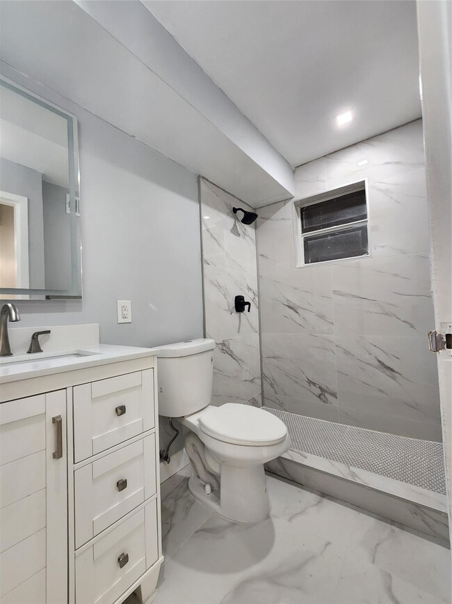 Photo - 485 N Pine Island Rd