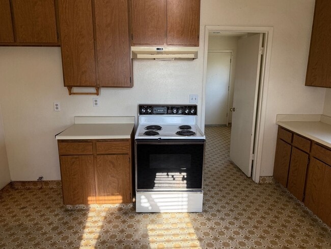 Photo - 4833 E Main St