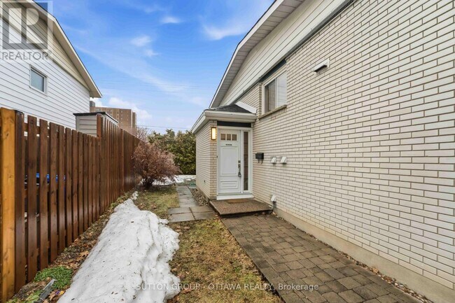 Photo - 43 Southview Crescent
