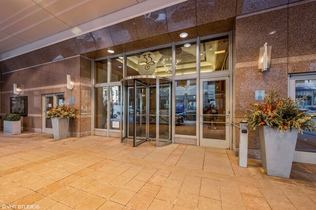 Photo - 33 W Ontario St Unit 50C