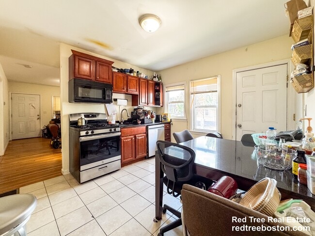 Photo - 28 Linden St Unit 1