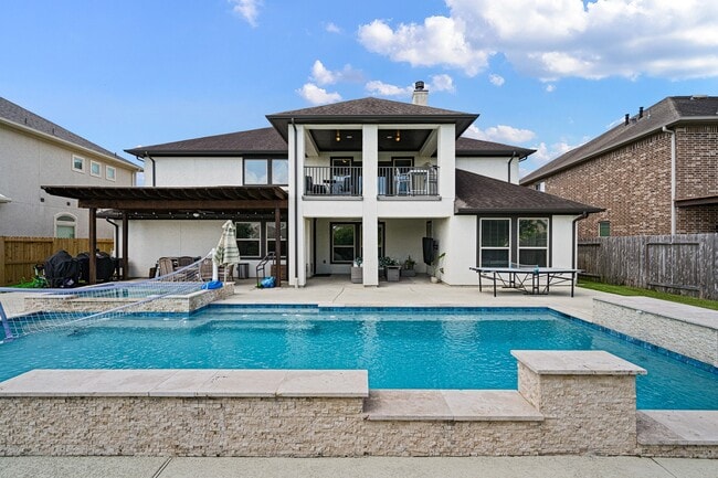 Building Photo - 4627 Miramar Dr