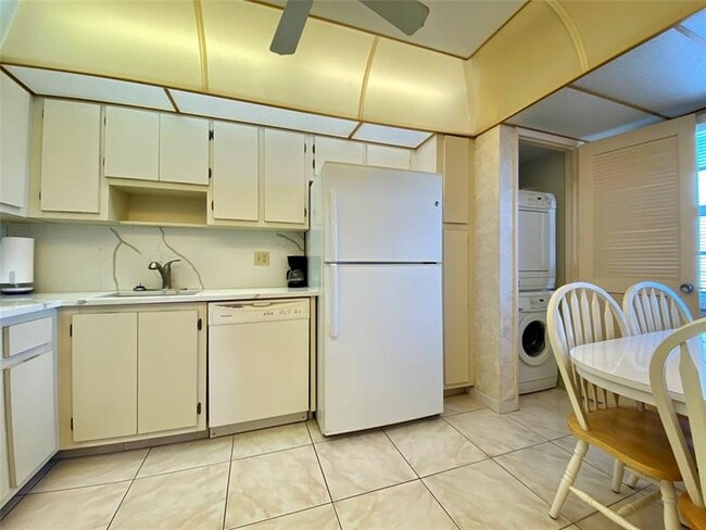 Photo - 4015 W Palm Aire Dr Unit 805