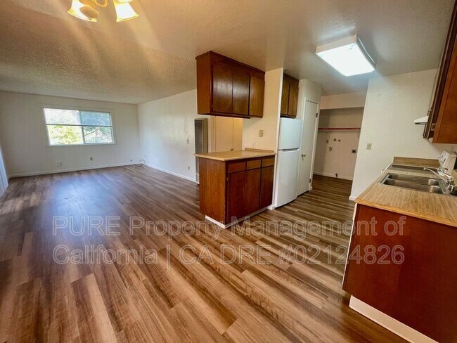 Photo - 847 Madison St