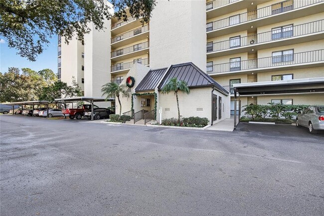 Building Photo - 2900 Cove Cay Dr Unit 2F