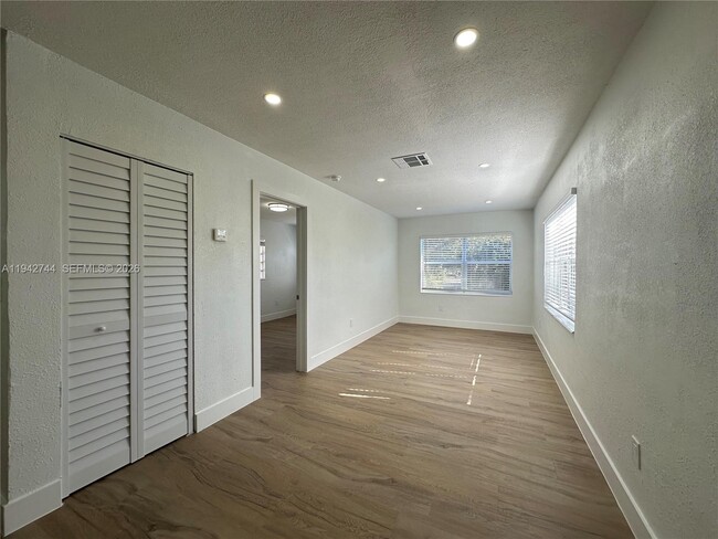 Photo - 3331 SW 15th Ave