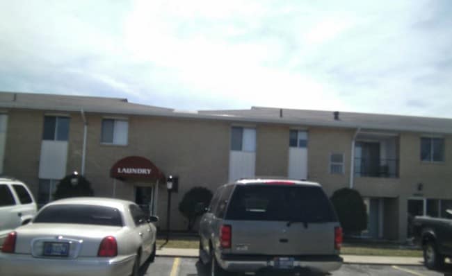 Photo - Colonial Crest Apartments