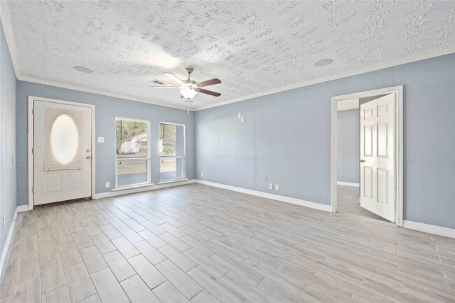 Photo - 114 S Westward St