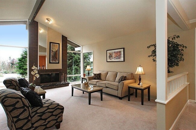 Photo - 4bd/2.5ba Bellevue Home