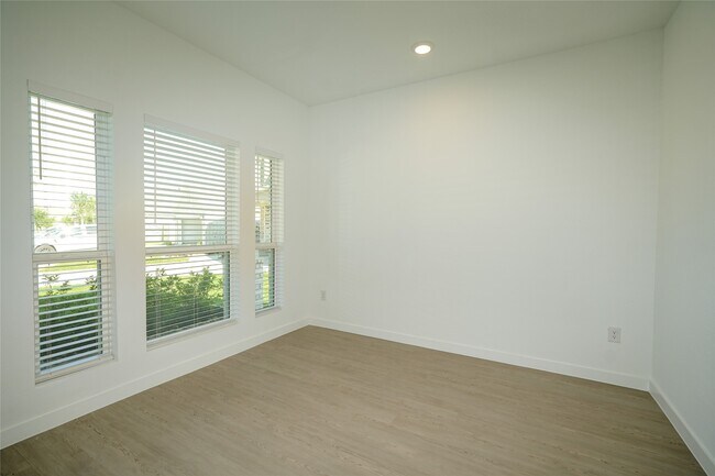 Photo - 6403 Periwinkle Blossom Ln