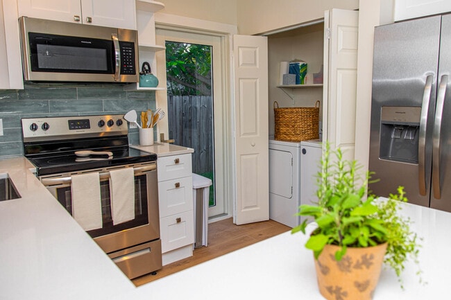 Photo - 1433 NE 23rd St