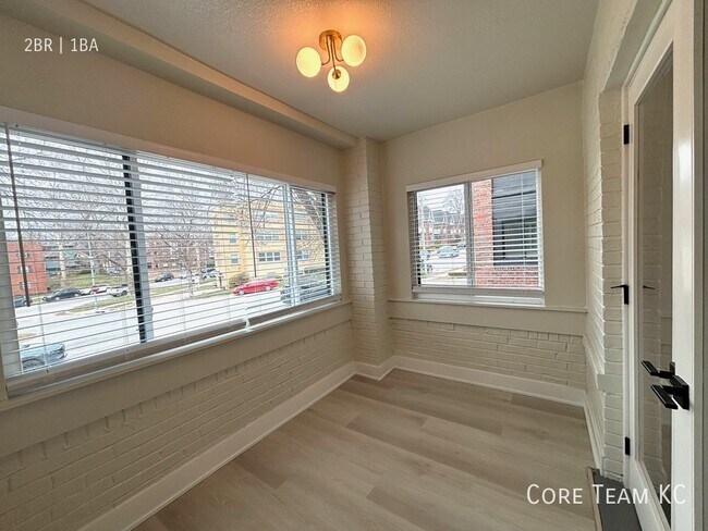 Photo - 4337 Mercier St Unit 4339-1N