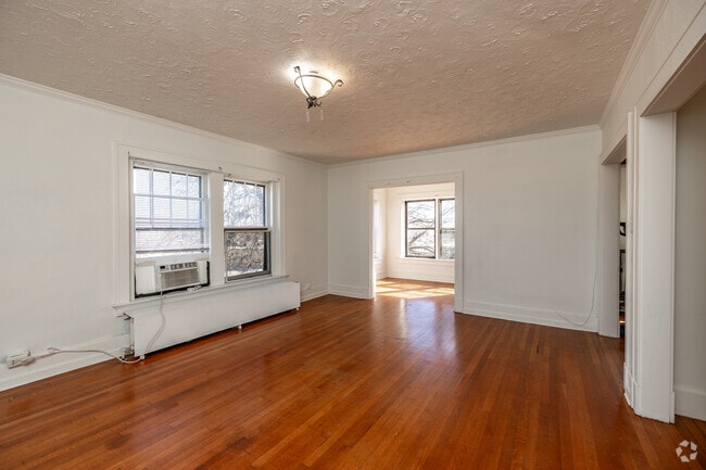 2BR, 1BA - 1,600SF - Living Room - 3612 Ingersoll Ave
