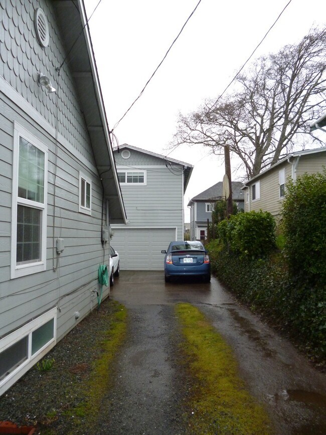 1942 Apartment Unit 2181 1/2 Meade North Bend, OR