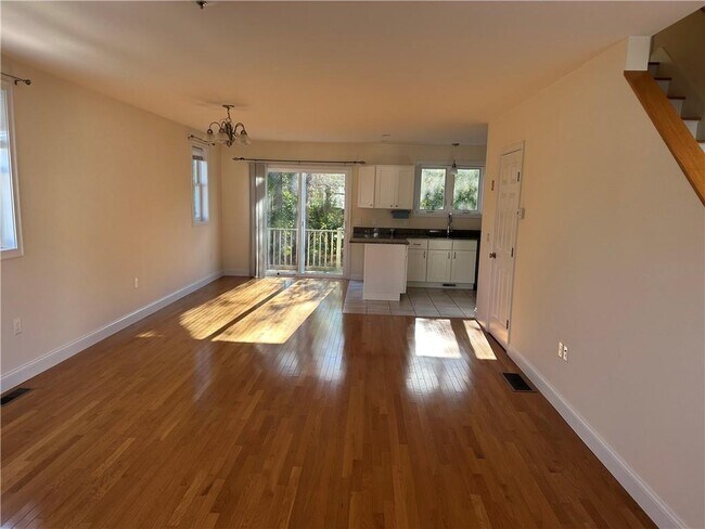 Photo - 32 Seafare Ln