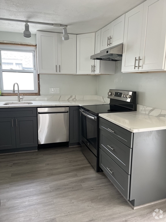 Building Photo - 178 Springvale Av Unit 2 Rental