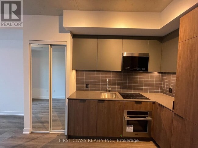 Photo - 28 Eastern Ave Unit 902