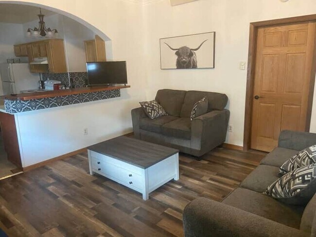 809 Douglas St Unidad 2