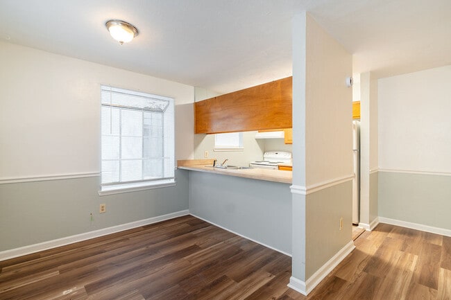 Photo - 1818 Sylvan Ct