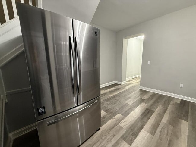 Photo - 5340 Maple Ave