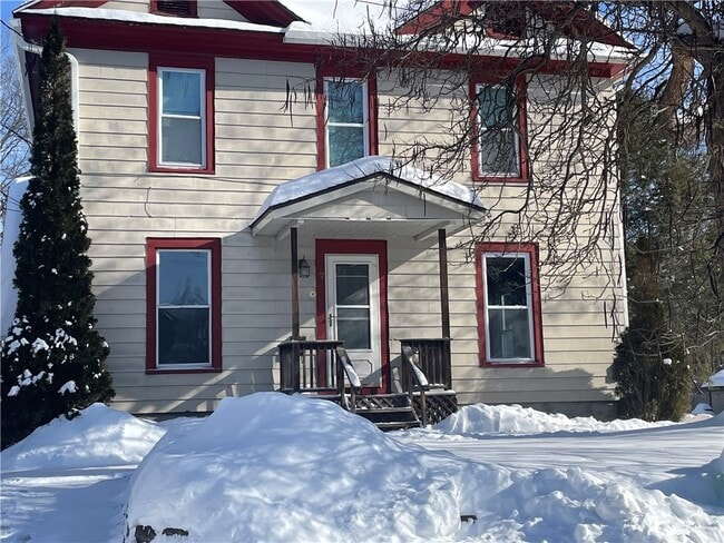 Building Photo - 7 Wells Ave