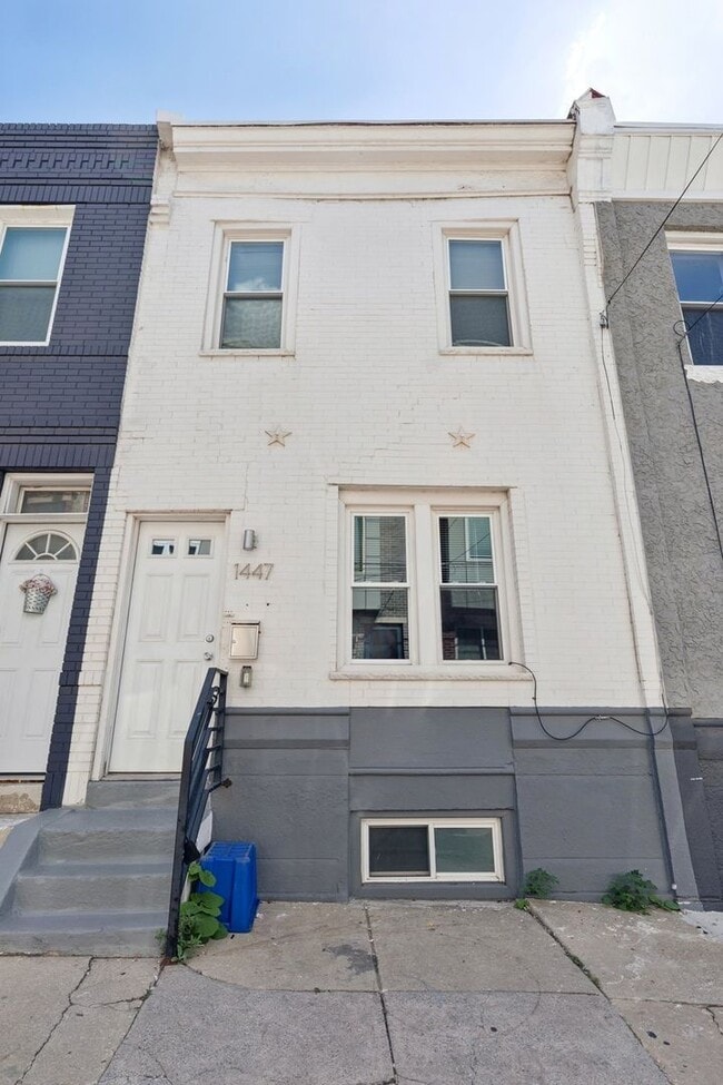 Building Photo - Grays Ferry beauty! Rental