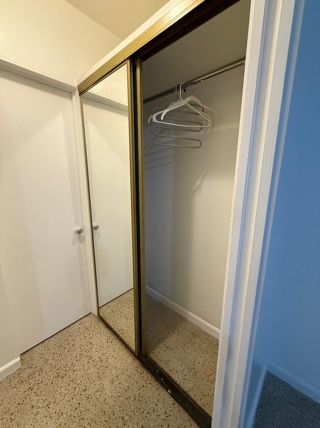 Closet - 515 N 24th Ave Unit 1