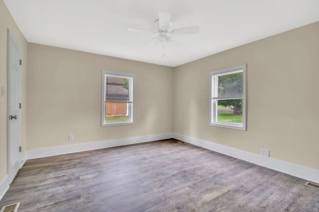 Photo - 1712 Linvale Unit C