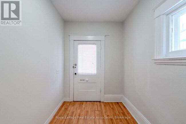 Photo - 157 William St Unit 1